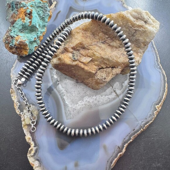 Sterling Southwestern Style 6 mm Navajo Pearl Saucer Beads 18"- 20" Necklace - Picture 6 of 9